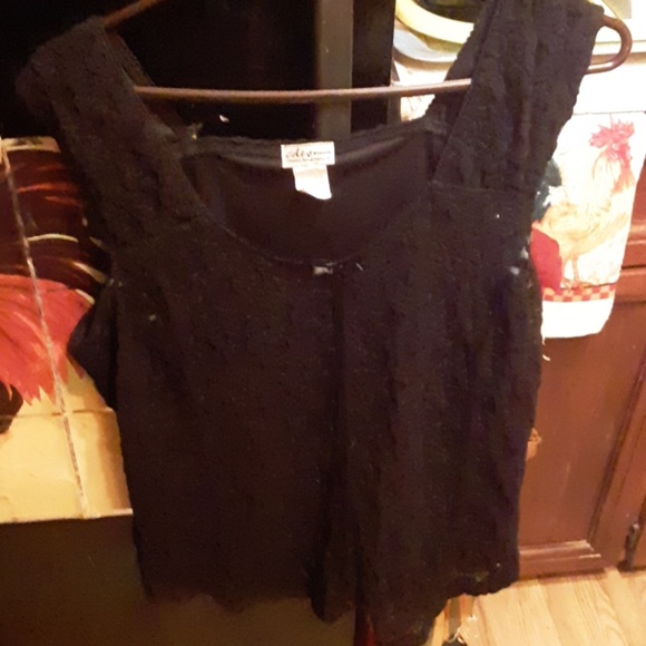 Top - Picture 2 of 2